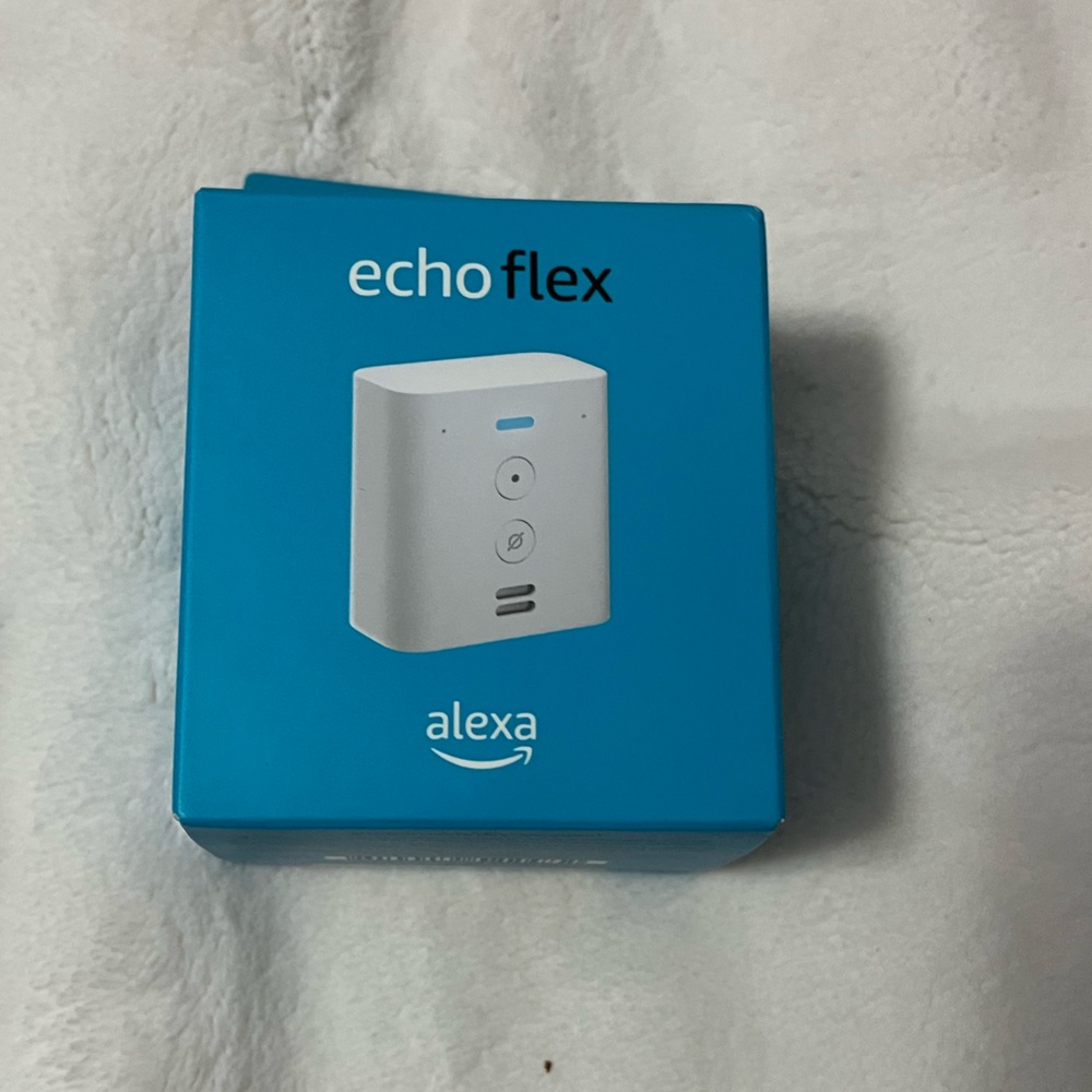 Amazon Echo Flex in Blue Packaging